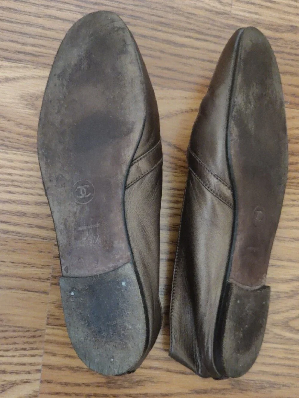 Authentic CHANEL Bronze Brown Leather CC Logo Flats